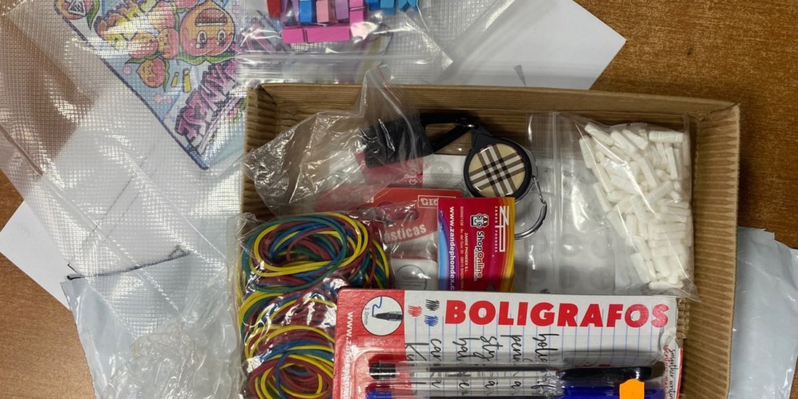 Марихуану в коробке от мармелада обнаружили таможенники Кемеровской области