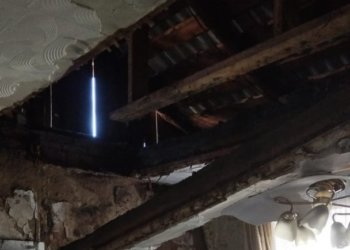 В Омске на признание дома аварийным, в котором обрушился потолок, ушло три месяца