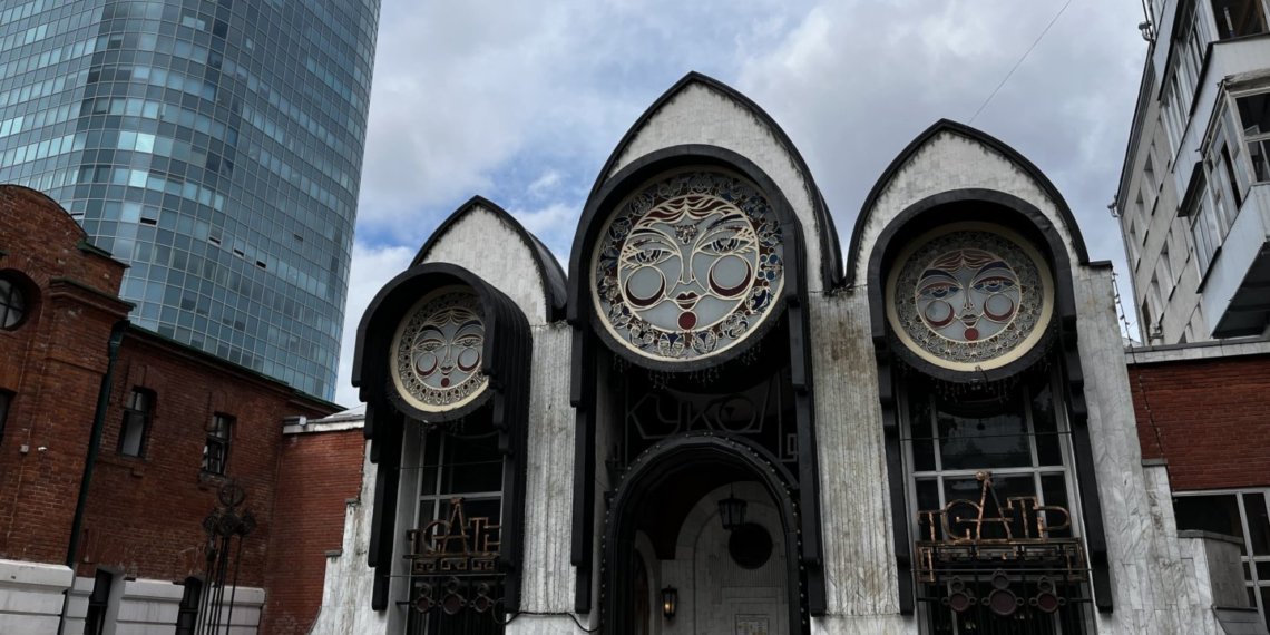 Искусство кукловода: актер новосибирского театра поведал секреты профессии