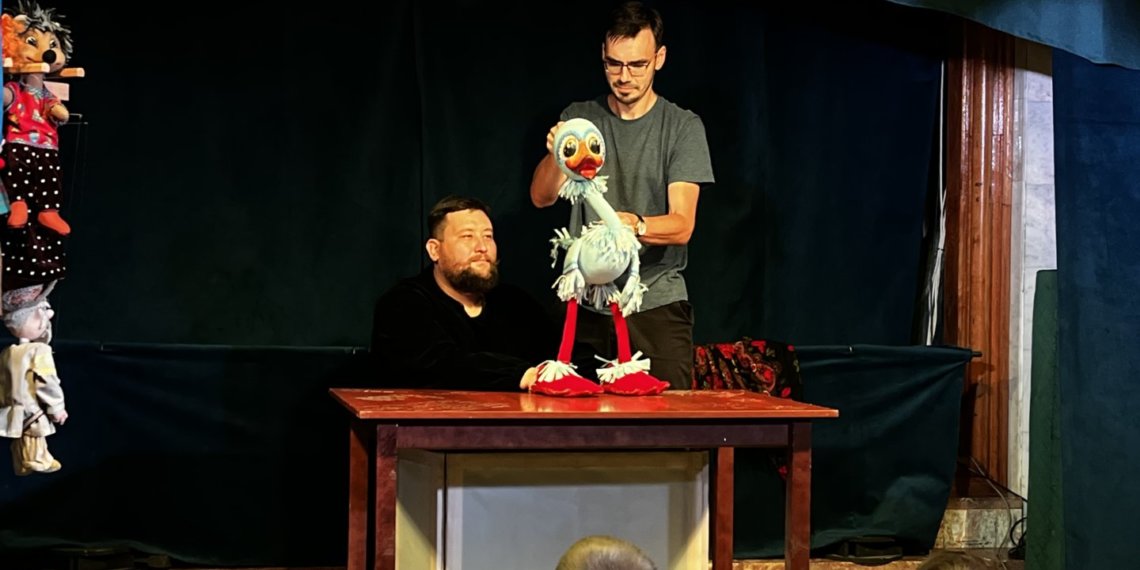 Искусство кукловода: актер новосибирского театра поведал секреты профессии