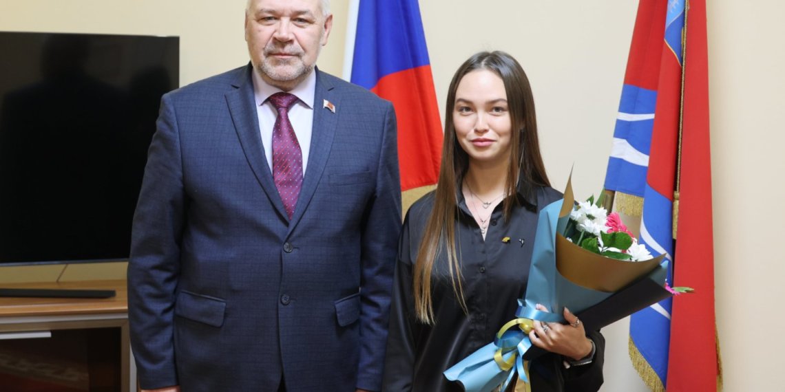 Сибирячка стала первой в мире женщиной-пилотом вертолета Ми-8