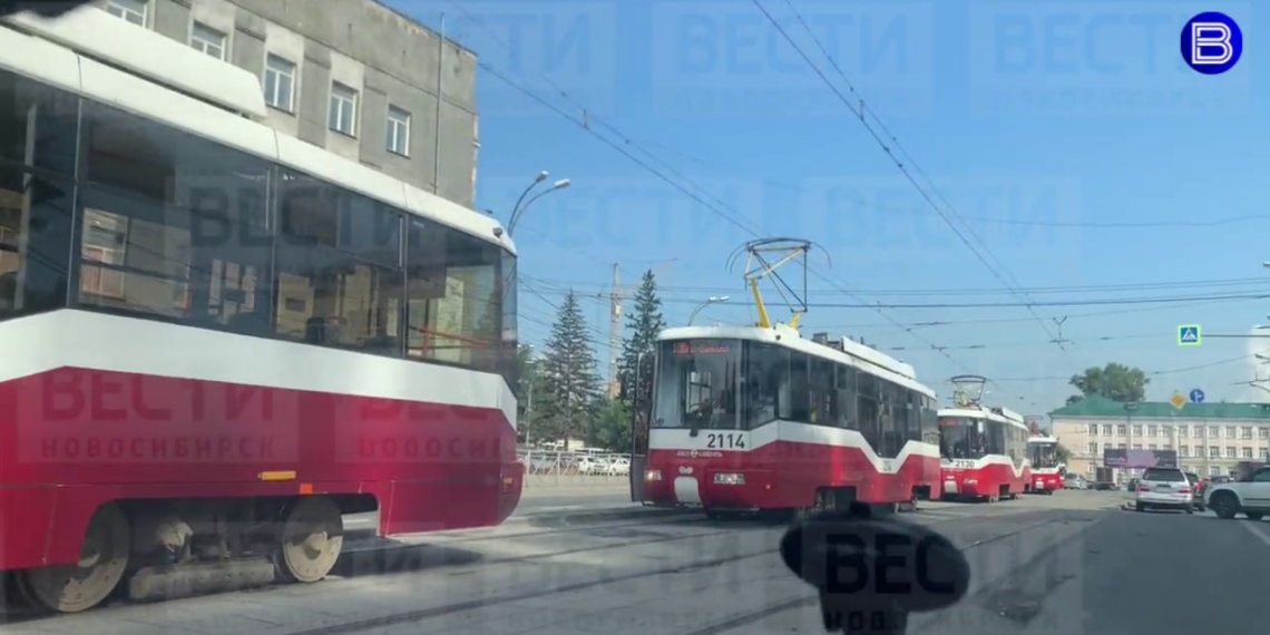 Жители Новосибирска временно не смогут дождаться на остановках общественного транспорта трамваи № 3, 10 и 18