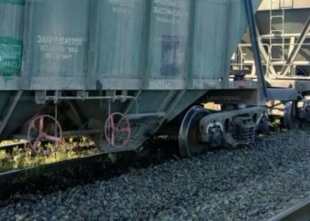 Три вагона сошли с рельсов в Новосибирске