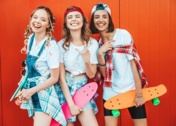 Каждый второй новосибирец ностальгирует по школе и каникулам — выяснили аналитики