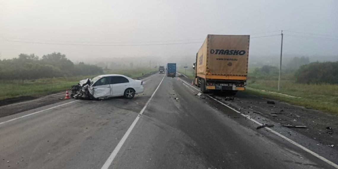 Врезался в две фуры: страшное ДТП в Искитимском районе унесло жизнь сибиряка
