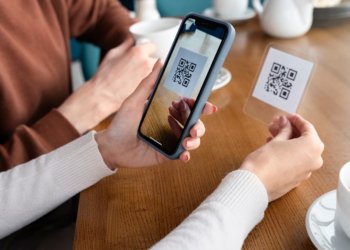 Центробанк предложил закрепить оплату через унифицированный QR-код законодательно