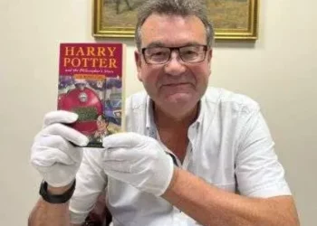 Первое издание книги о Гарри Поттере продали за 8,6 тысячи долларов