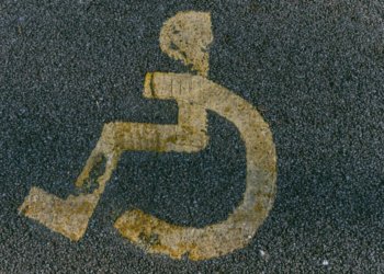 Мэр Новосибирска потребовал оборудовать для инвалидов лестницу на Красном проспекте