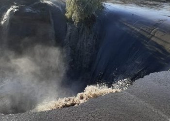В Алтайском крае прорвало дамбу