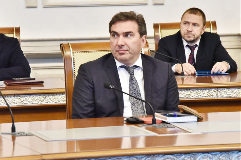 Забыв про обещания, молча ушёл: за что экс-министр здравоохранения Новосибирской области Хальзов получил повышение