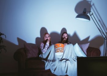 Топ-7 сериалов для просмотра осенними вечерами