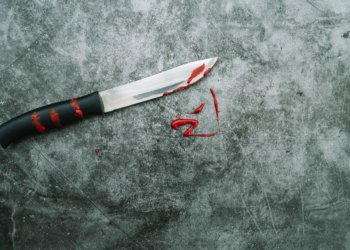 В Сибири подросток изрезал таксистку и угнал машину