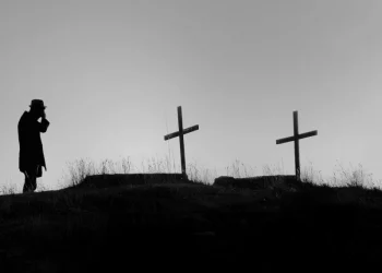 Погром на могилах участников СВО устроили неизвестные под Новосибирском