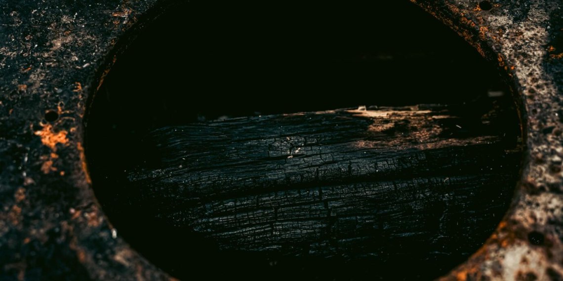 Мальчик чуть не утонул в полутрометрововой луже