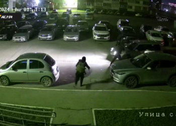 Неизвестные устроили перестрелку на улице Титова в Новосибирске