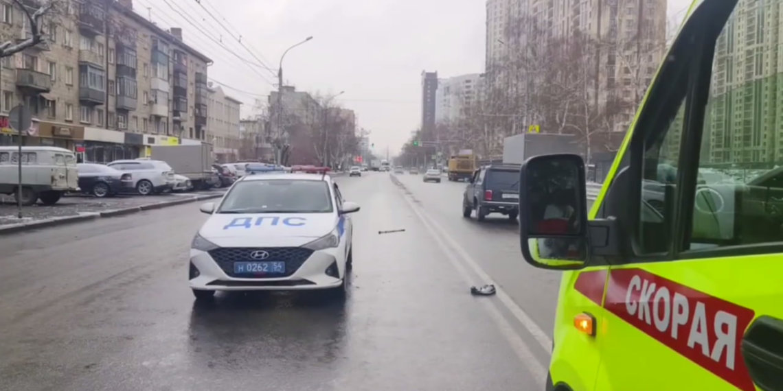 Две пенсионерки погибли под колесами авто в Новосибирске