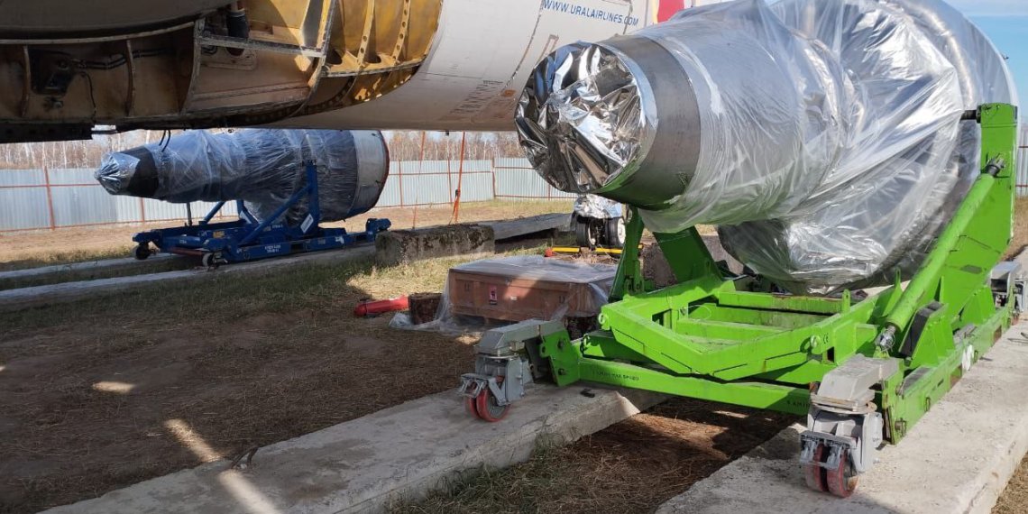 Приземлившему в поле под Новосибирском самолету аннулировали сертификат летной годности