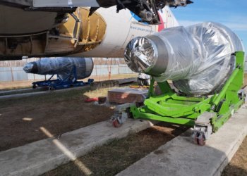 Приземлившему в поле под Новосибирском самолету аннулировали сертификат летной годности