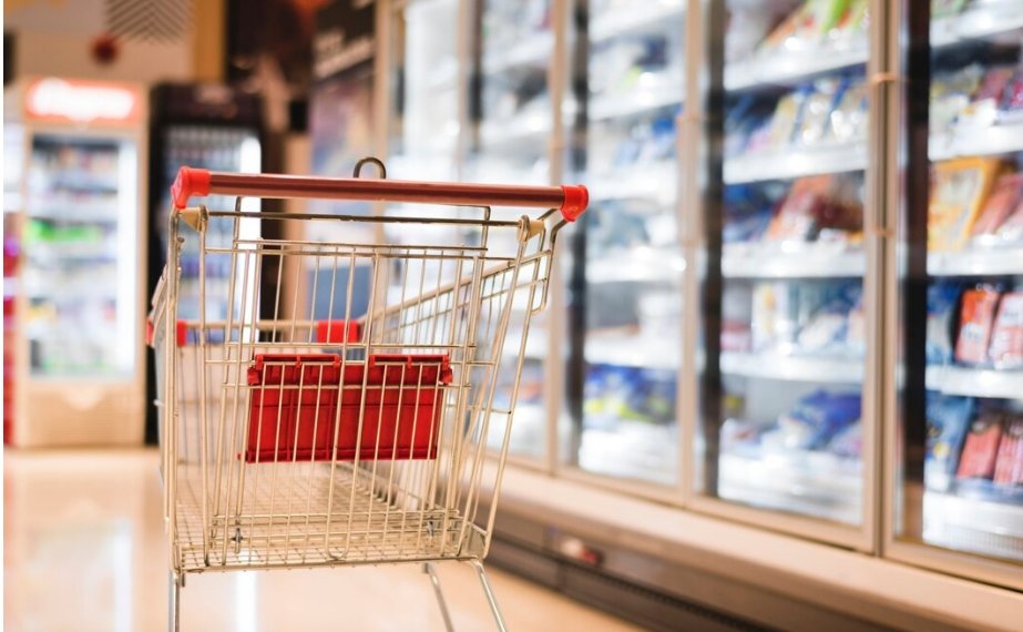 Двое новосибирцев пытались ограбить магазин и напали на охранника