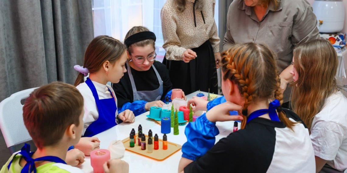 Серьезный шаг во взрослую жизнь: в Новосибирске прошли занятия в «Школе самостоятельности» для детей с инвалидностью