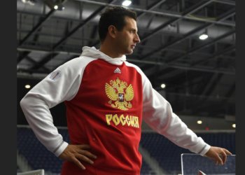 Новосибирск лучше Парижа, сказал главный тренер СКА Роман Ротенберг