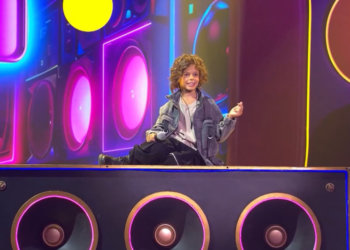 Восьмилетний новосибирец покорил зрителей шоу исполнением хита «Белая ночь»