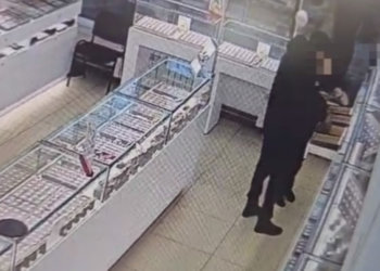 В Новосибирске задержали бомжа, ограбившего ювелирный магазин на полмиллиона рублей