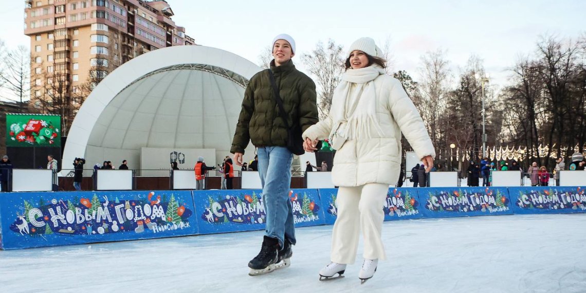 Более 60 хоккейных коробок и катков откроют зимой в Новосибирске