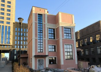 Самый маленький памятник конструктивизма отреставрировали в Новосибирске