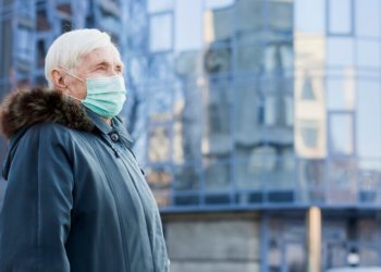 О риске появления более опасных штаммов ковида рассказал пульмонолог