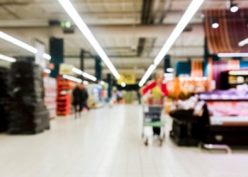 Полчище тараканов сидело на продуктах в одном из магазинов Новосибирска