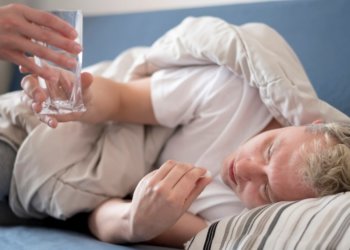 Едой из школьной столовой отравились 44 человека в Красноярске