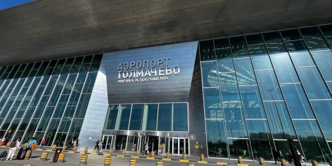 УФАС потребовало изменить правила парковки возле аэропорта Толмачево