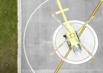 Пилот пролетел два региона Сибири на вертолете без документов