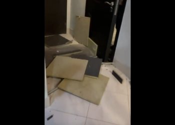 В барнаульской новостройке рухнул потолок в подъезде