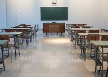 В РФ запретили брать в школы детей мигрантов без знания русского языка