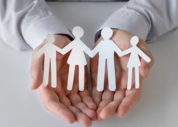 В России беременным женщинам начали выдавать письмо патриарха Кирилла