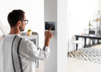 Умный дом, аналитика данных и контроль за строительством: как AI работает на рынке недвижимости Сибири