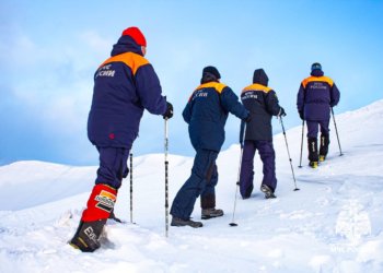 В Омске 13-летнего мальчика придавило ледяной плитой