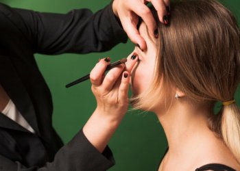 Неотразимый Новый год: советы эксперта по созданию образа