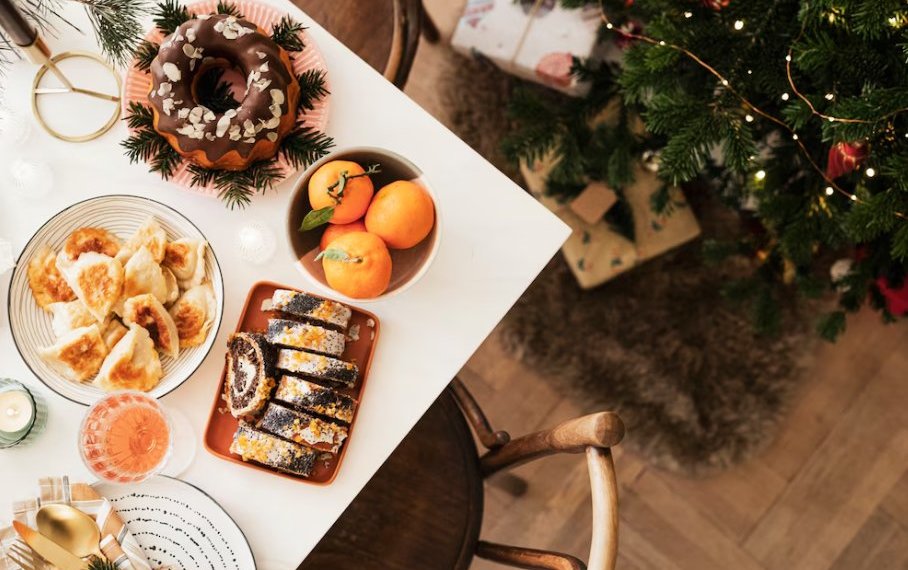 Средняя стоимость новогоднего стола на одного россиянина достигла 1,4 тысячи рублей