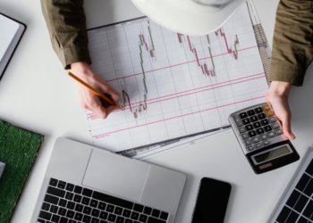 Акции «Газпрома» достигли исторического минимума