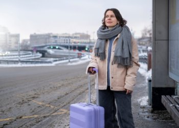 Почти 1000 человек заблокированы в трех аэропортах Сибири из-за метели