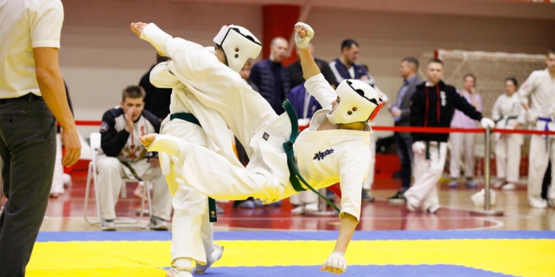Новосибирские спортсмены заработали 34 медали на турнире по киокусинкай