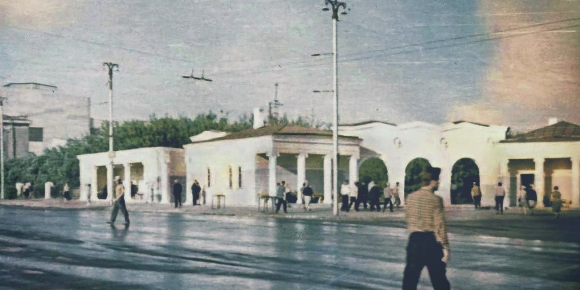 В Новосибирске остановочный павильон у завода «Тяжстанкогидропресс» хотят признать памятником