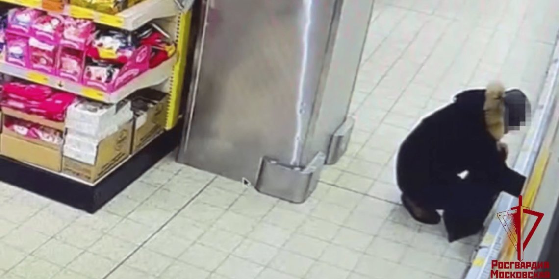 Сливочное масло продолжают похищать в российских магазинах