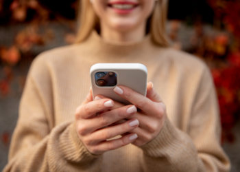 Продажи смартфонов выросли на 56% в Новосибирской области в 2024 году