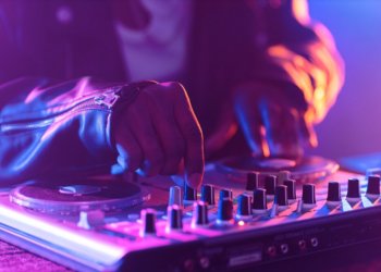 Возрождение школьных дискотек как новый способ повышения рождаемости в России