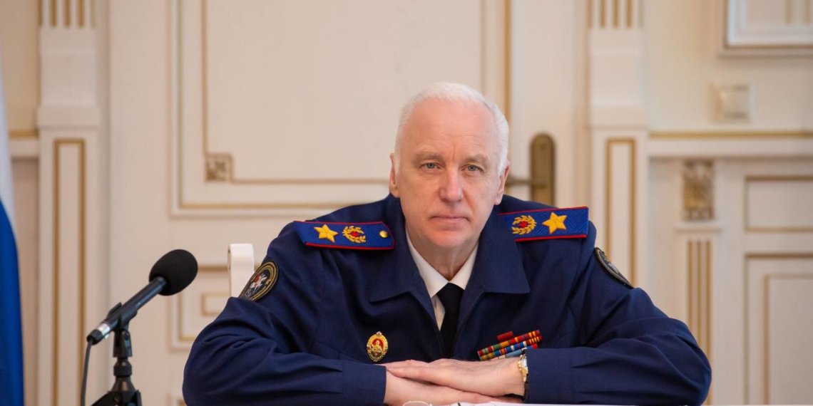 Неизвестные написали оскорбление русской нации в подъезде Новосибирска