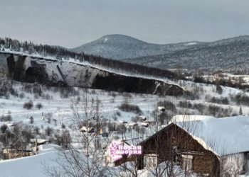 Еще одна гигантская яма образовалась недалеко от поселка Шерегеш